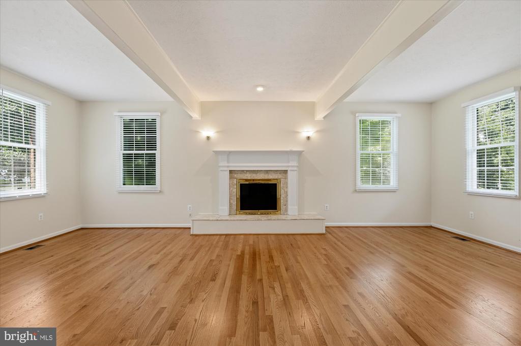 9708 LOCUST HILL DRIVE