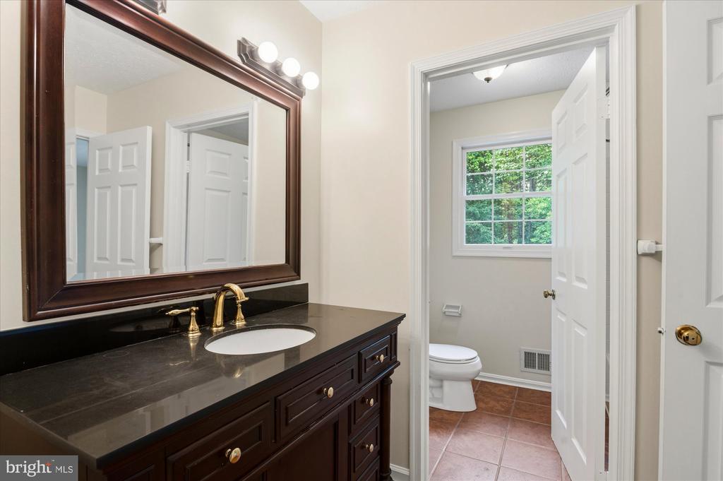 9708 LOCUST HILL DRIVE