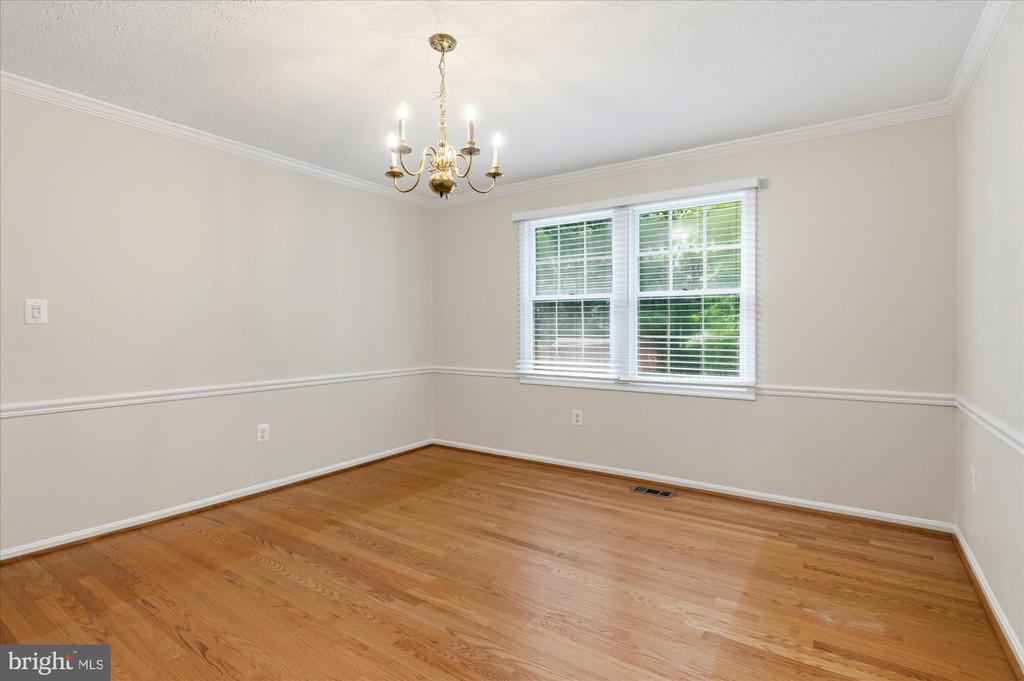 9708 LOCUST HILL DRIVE