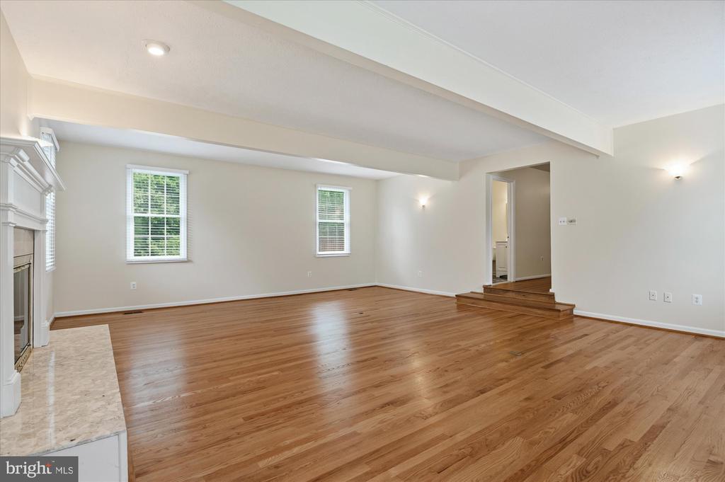 9708 LOCUST HILL DRIVE
