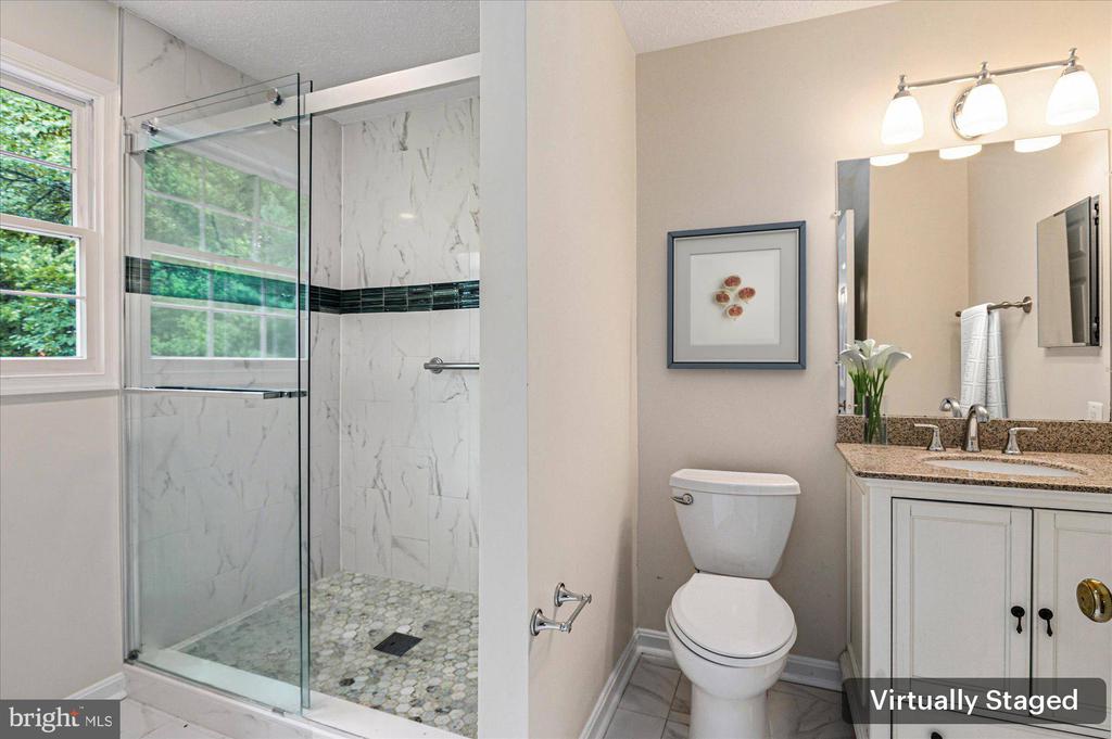 9708 LOCUST HILL DRIVE