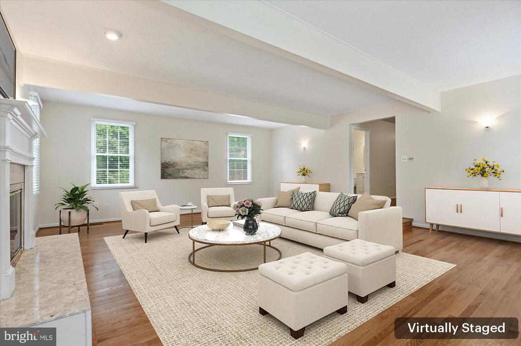 9708 LOCUST HILL DRIVE