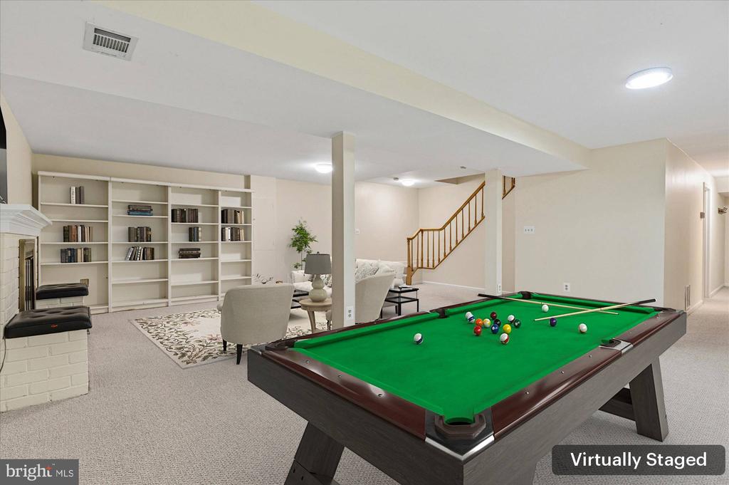 9708 LOCUST HILL DRIVE