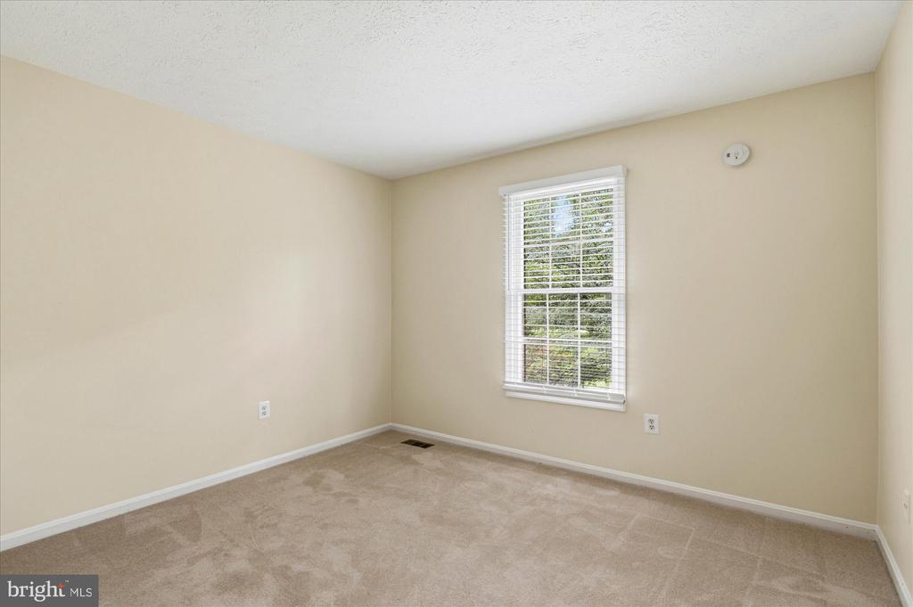 9708 LOCUST HILL DRIVE