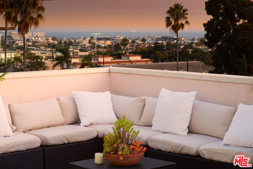 838 17th St Unit: 105