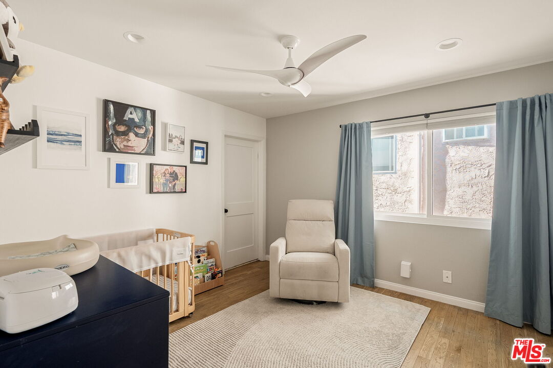 922 Lincoln Blvd Unit: 2