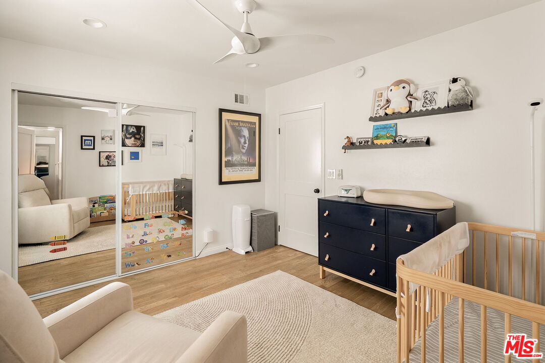 922 Lincoln Blvd Unit: 2