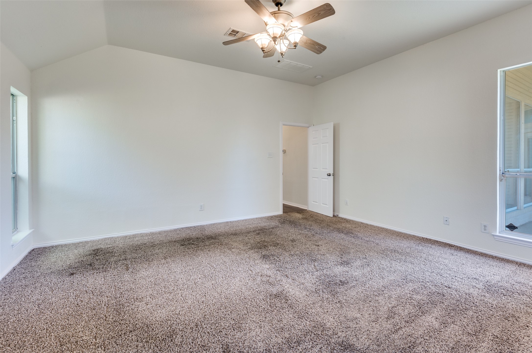 803 W Lonesome Dove Trail