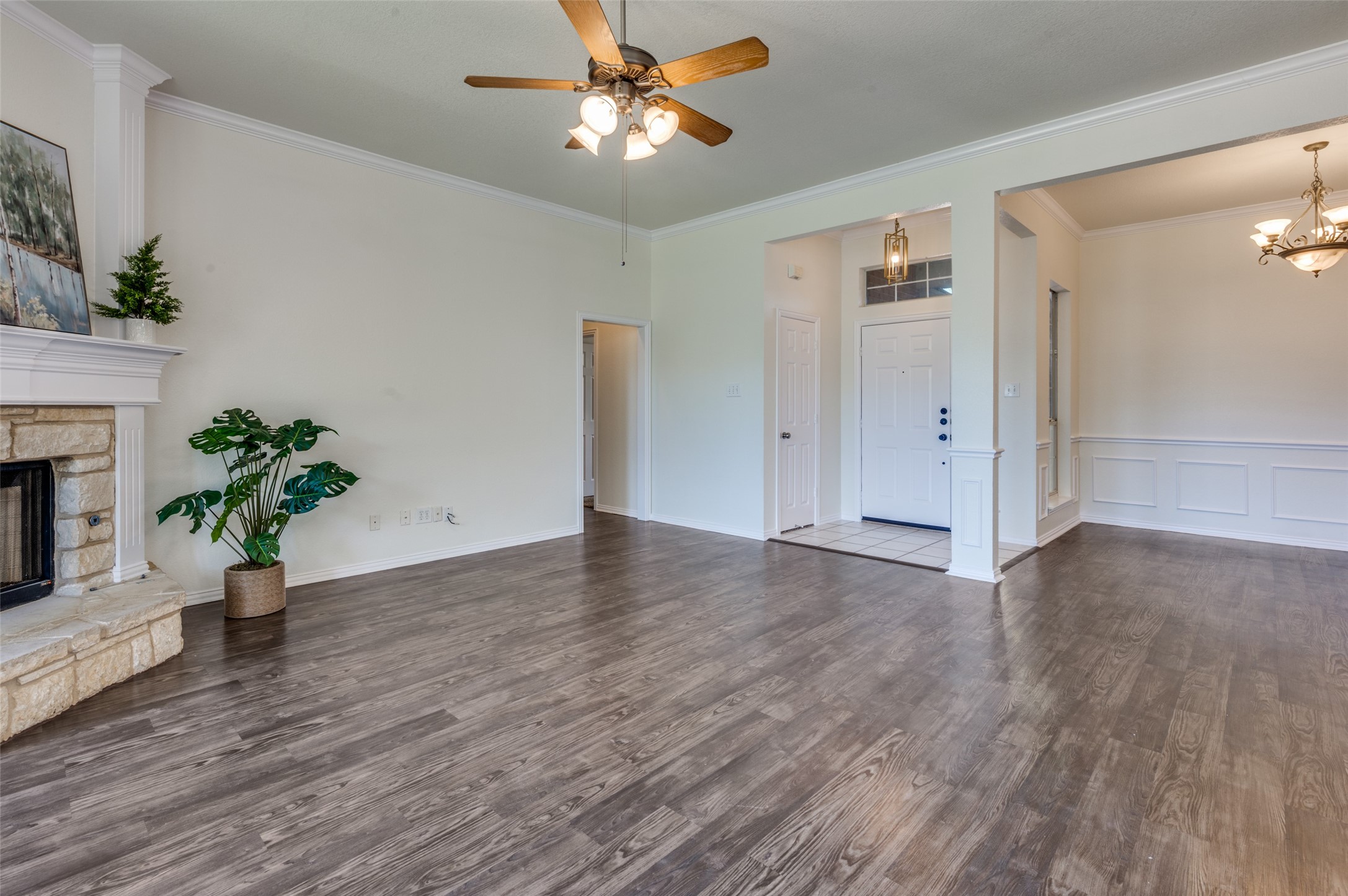 803 W Lonesome Dove Trail