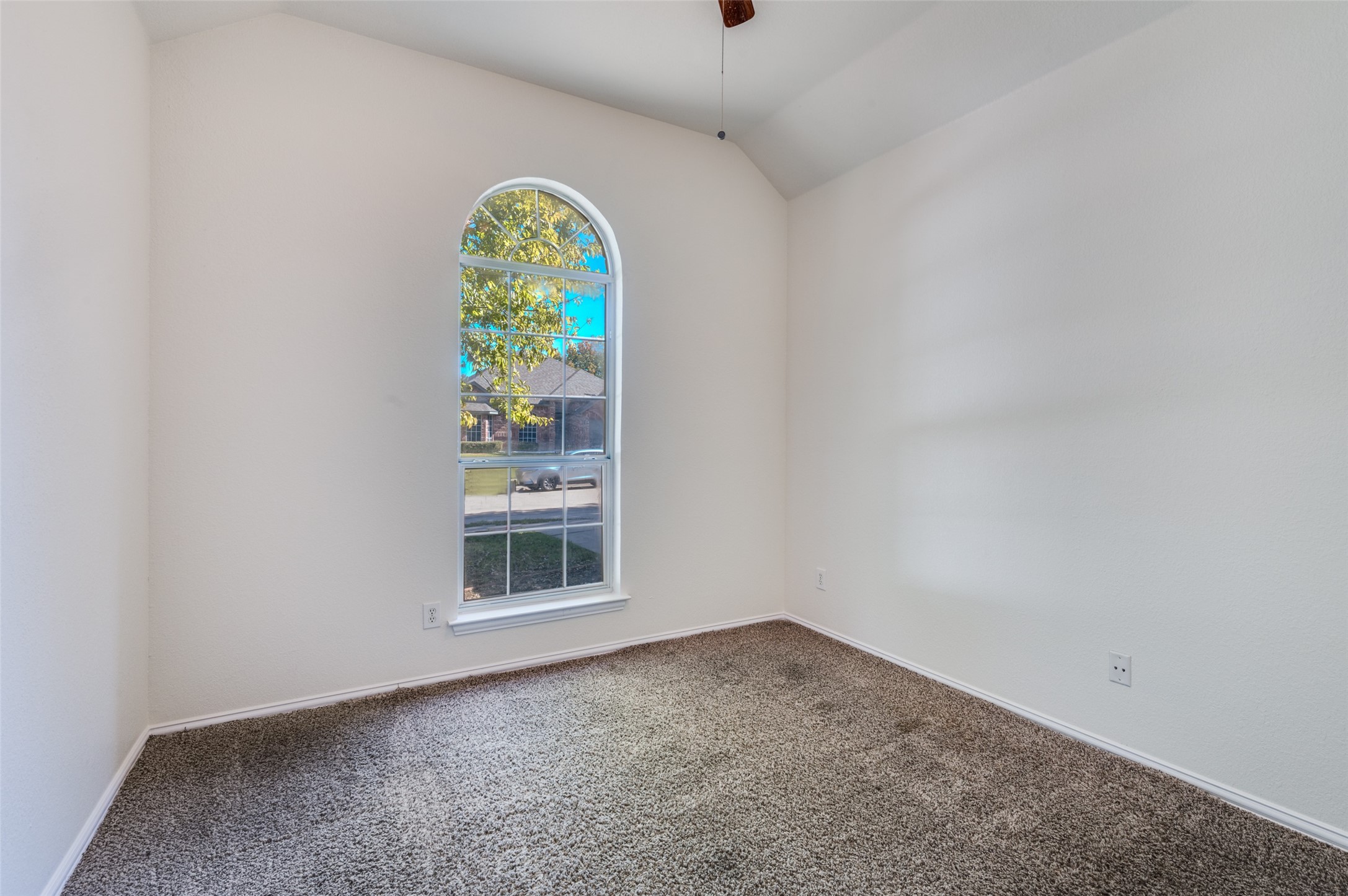 803 W Lonesome Dove Trail