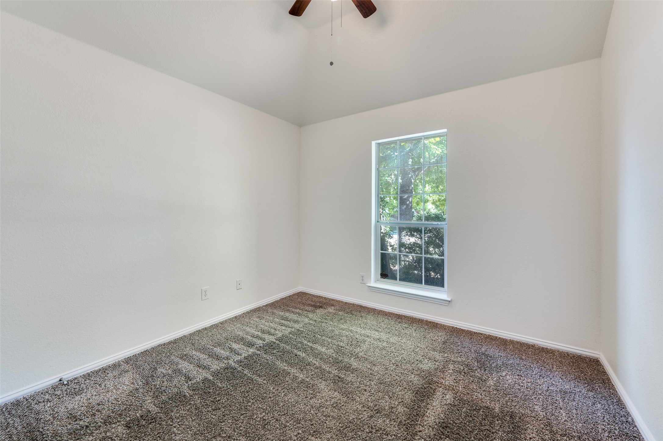 803 W Lonesome Dove Trail