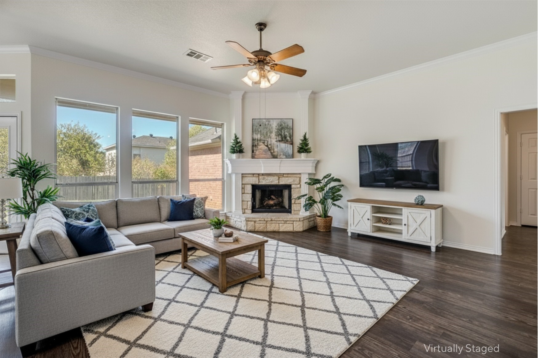 803 W Lonesome Dove Trail