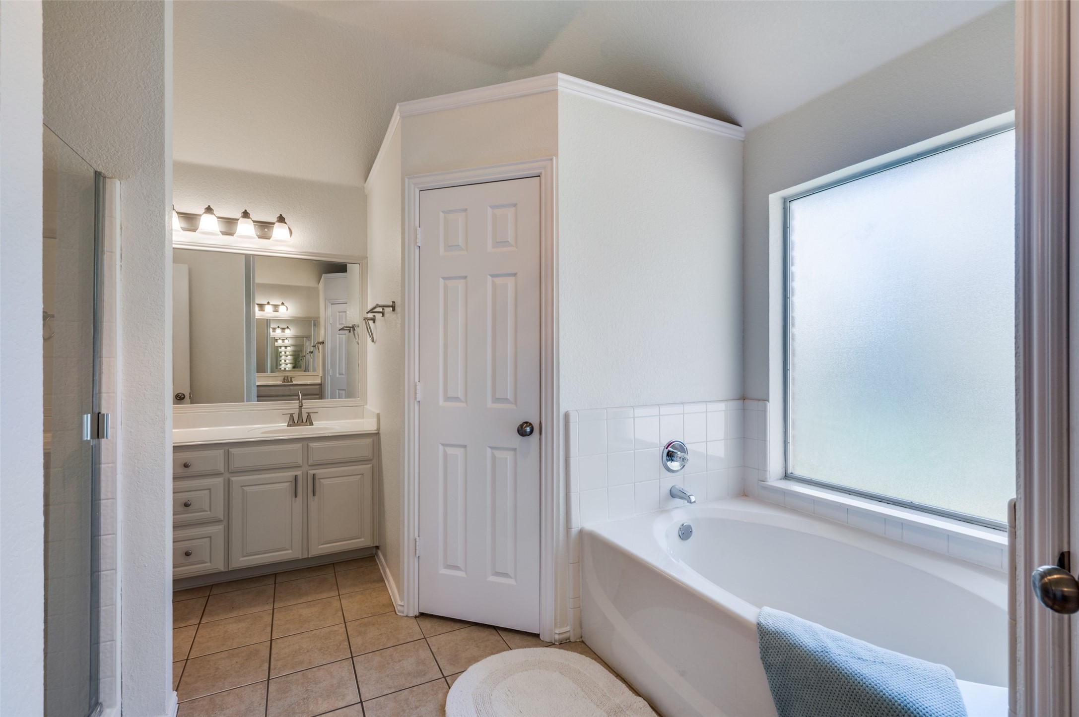 803 W Lonesome Dove Trail