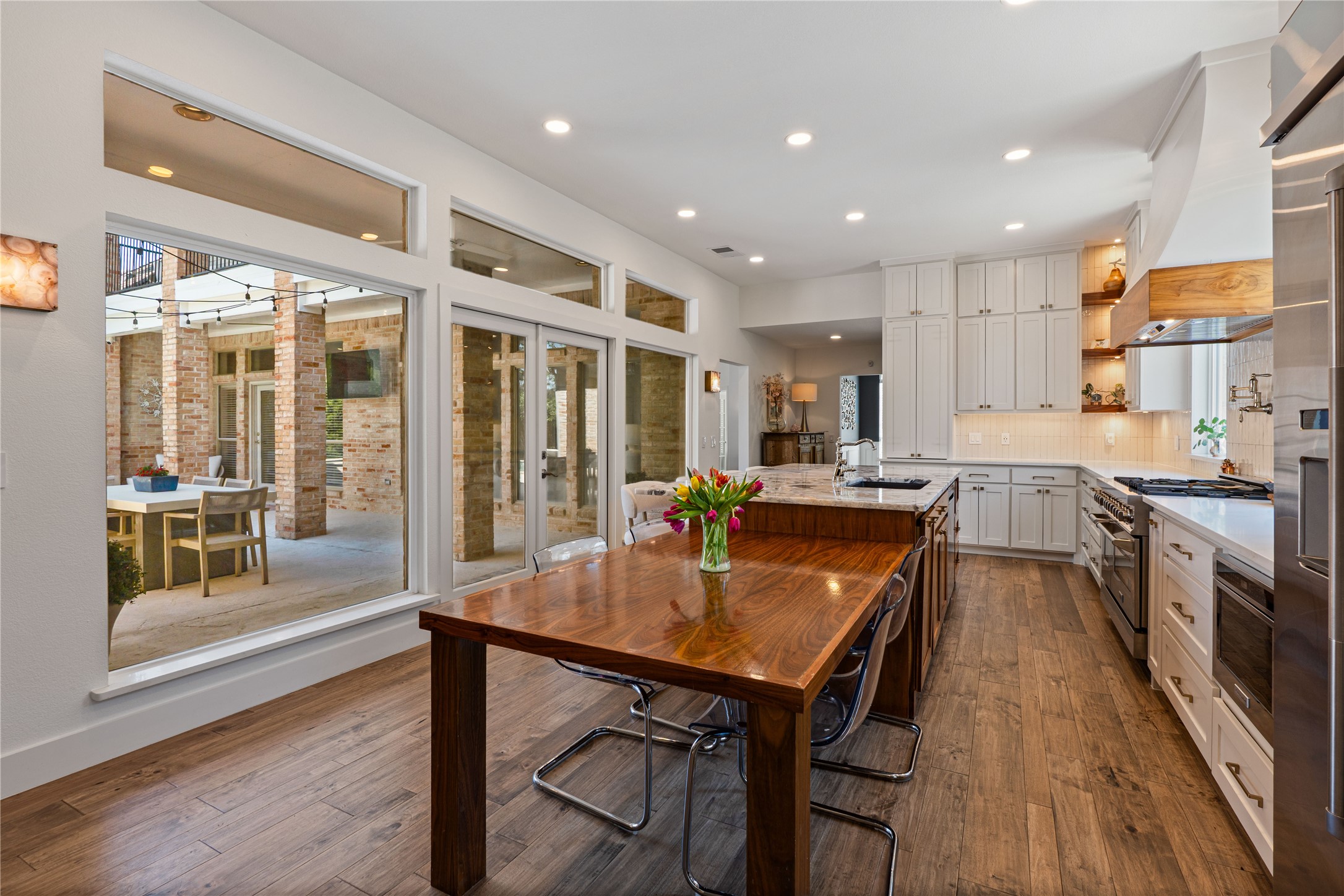 819 Hills Creek Drive