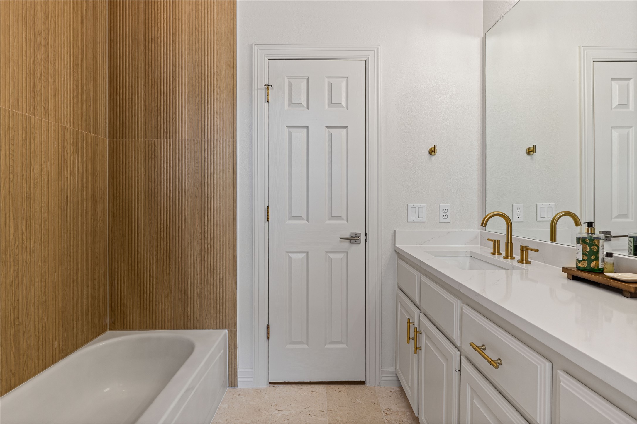 819 Hills Creek Drive