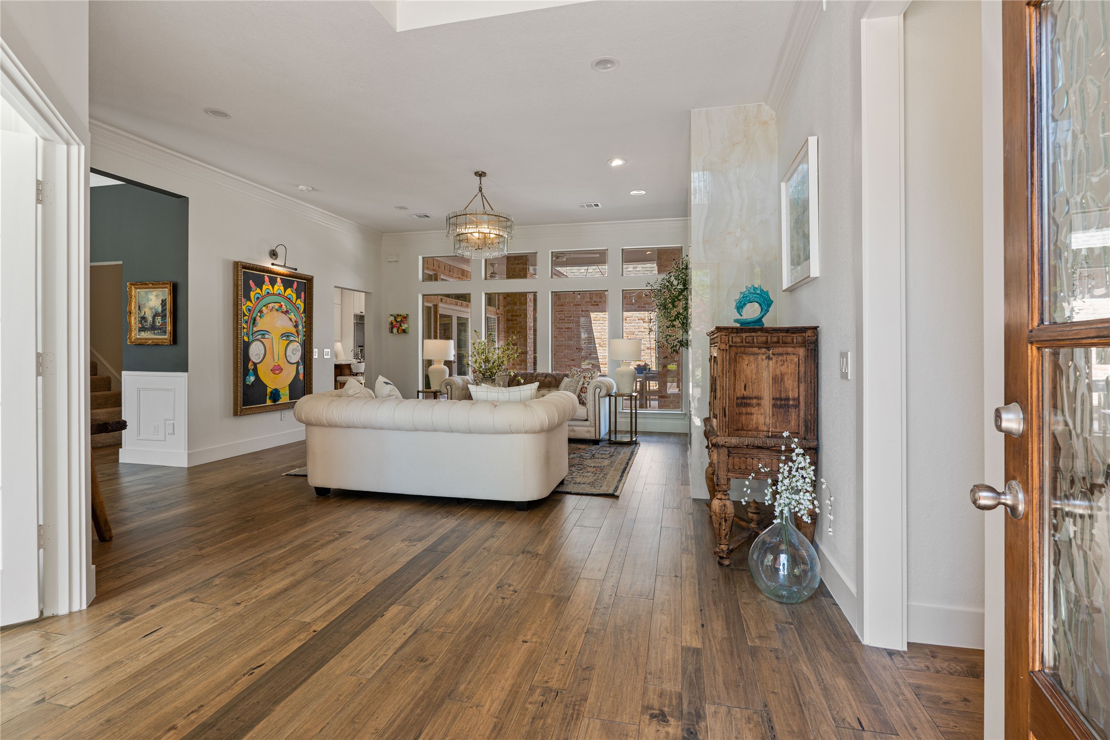 819 Hills Creek Drive