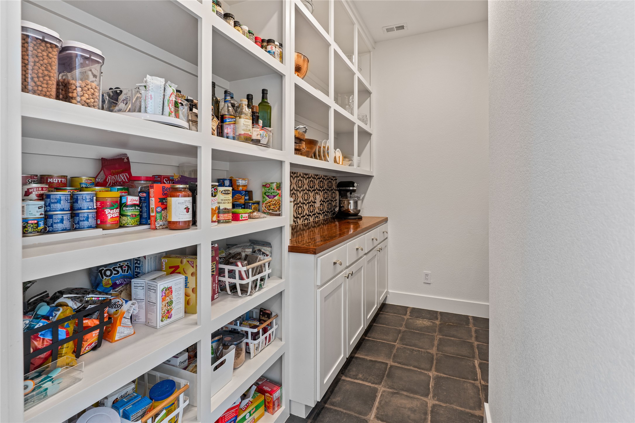 819 Hills Creek Drive