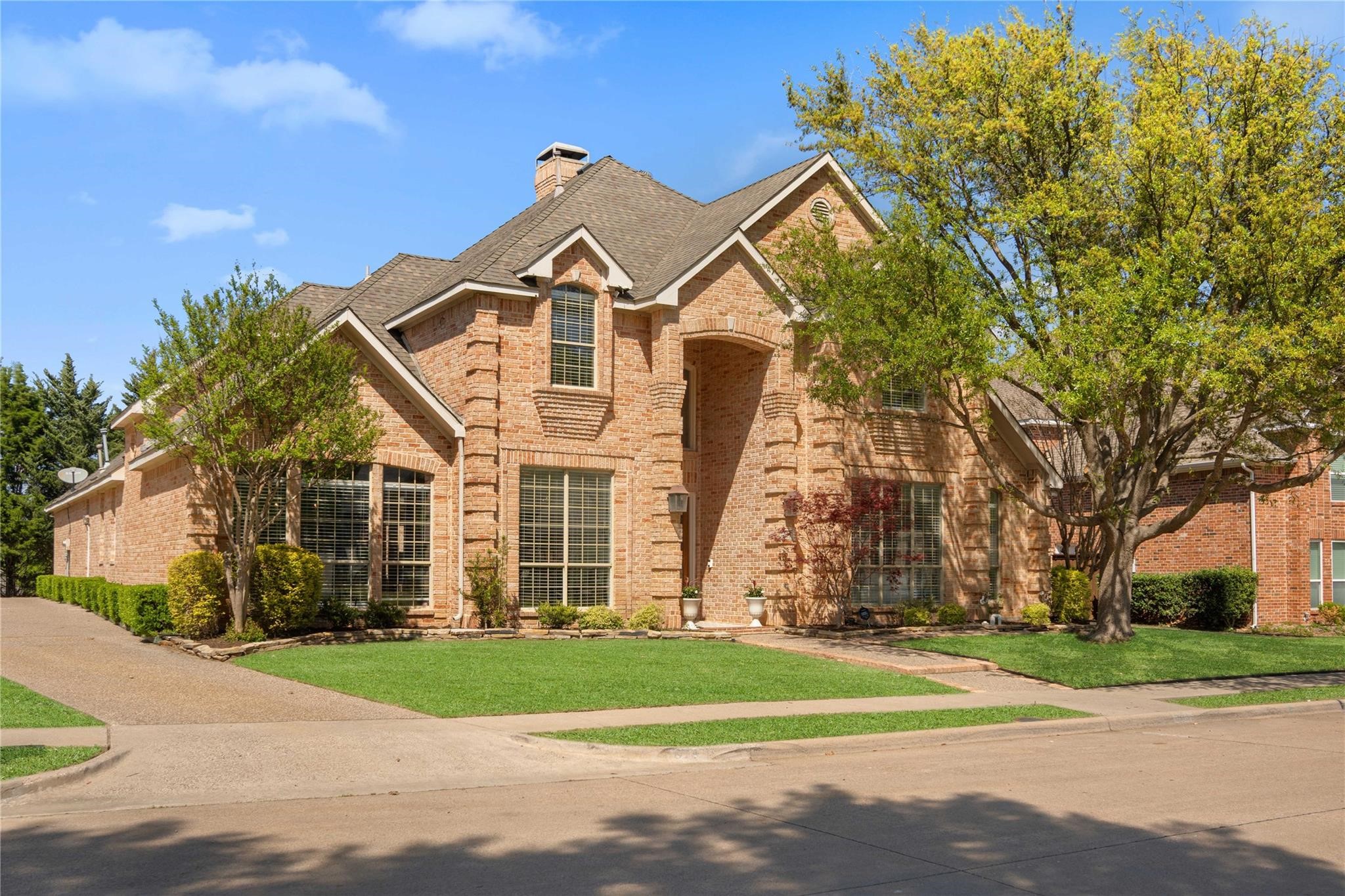 819 Hills Creek Drive