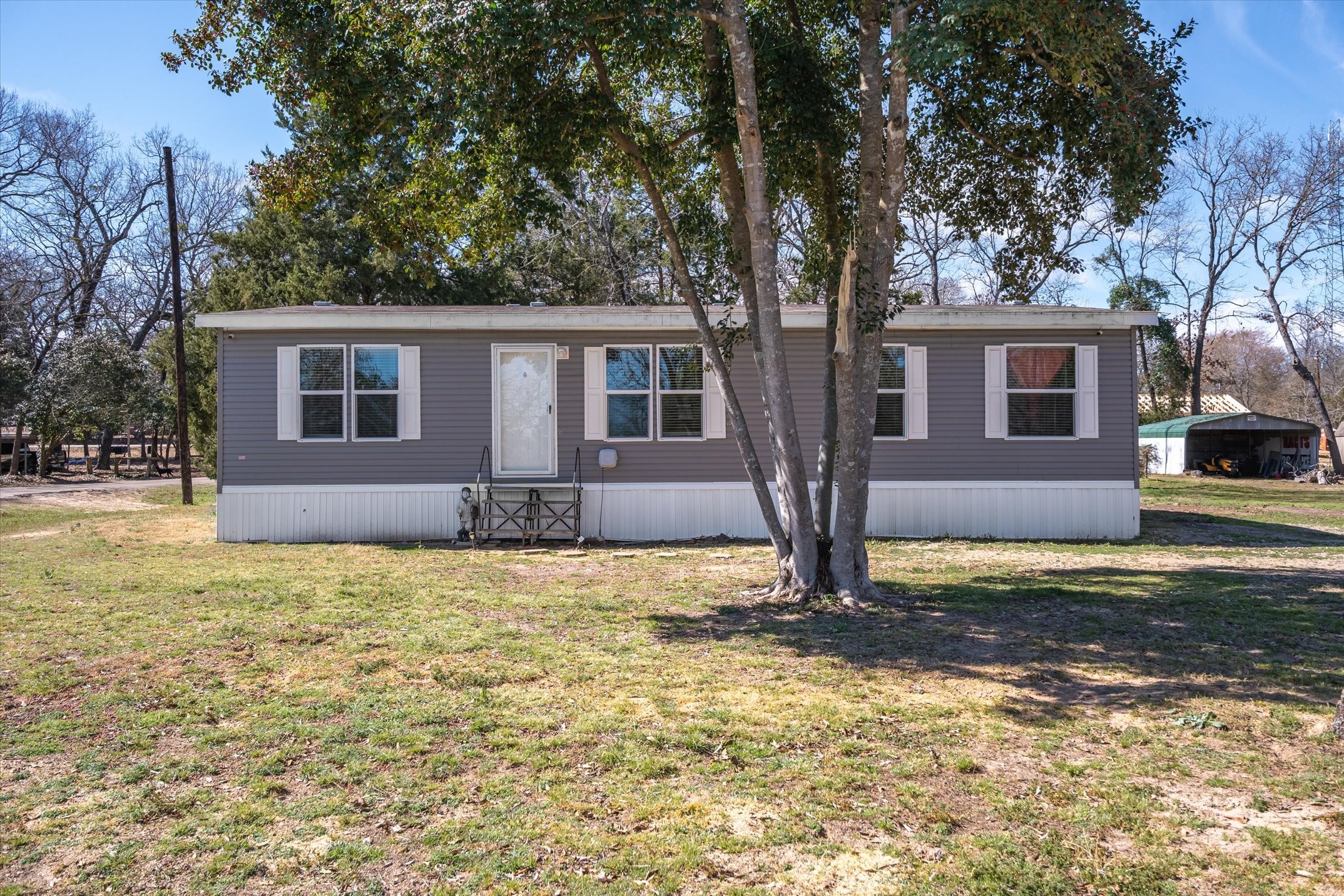 120 E Elm Drive