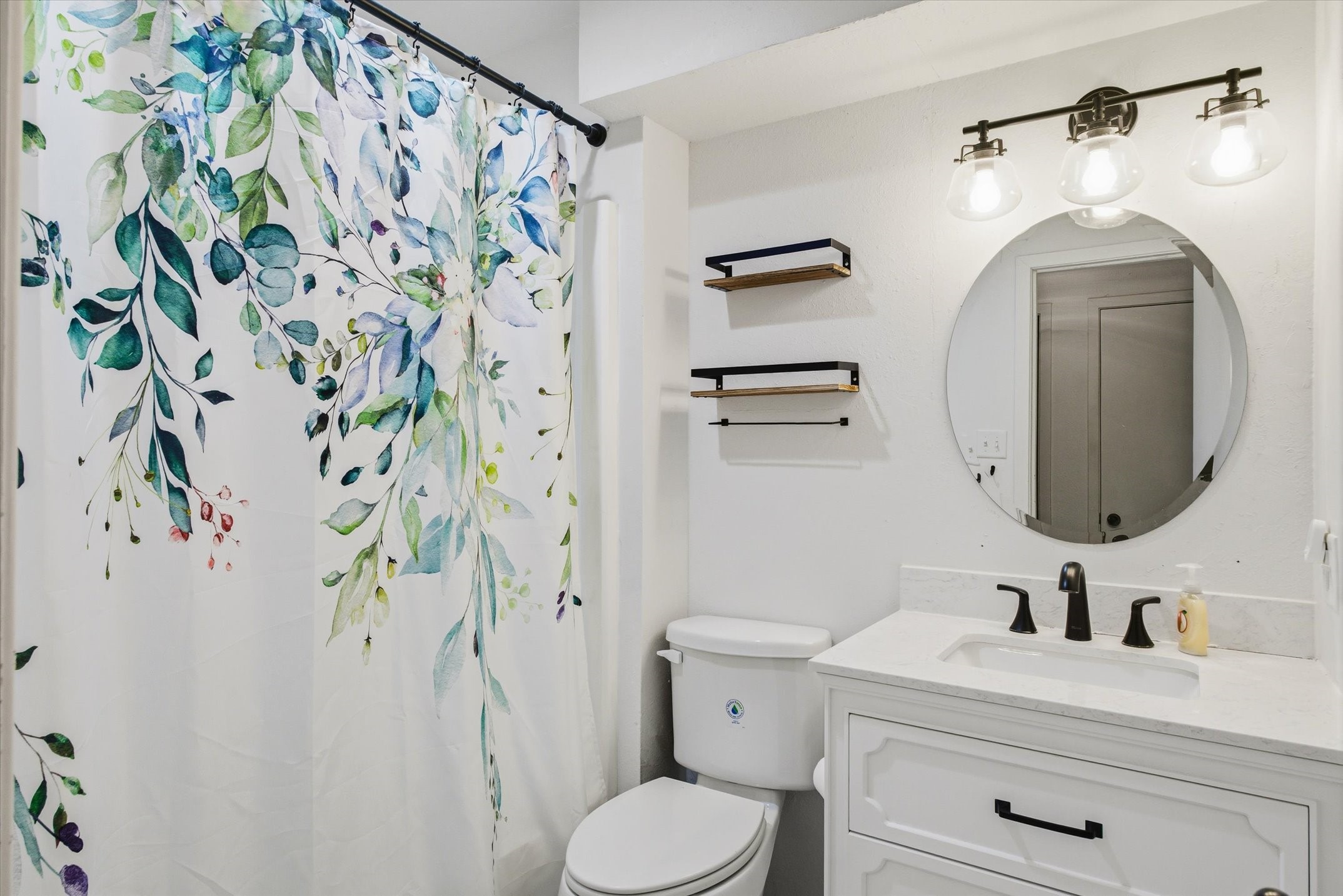 105 Grass Knoll Drive