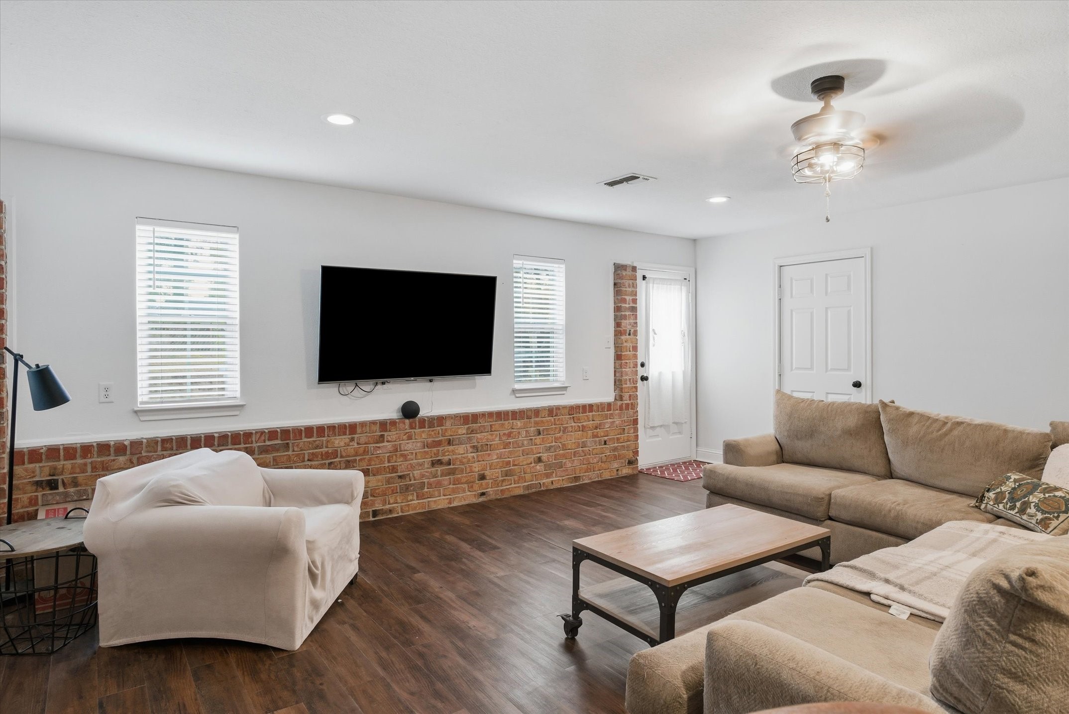 105 Grass Knoll Drive