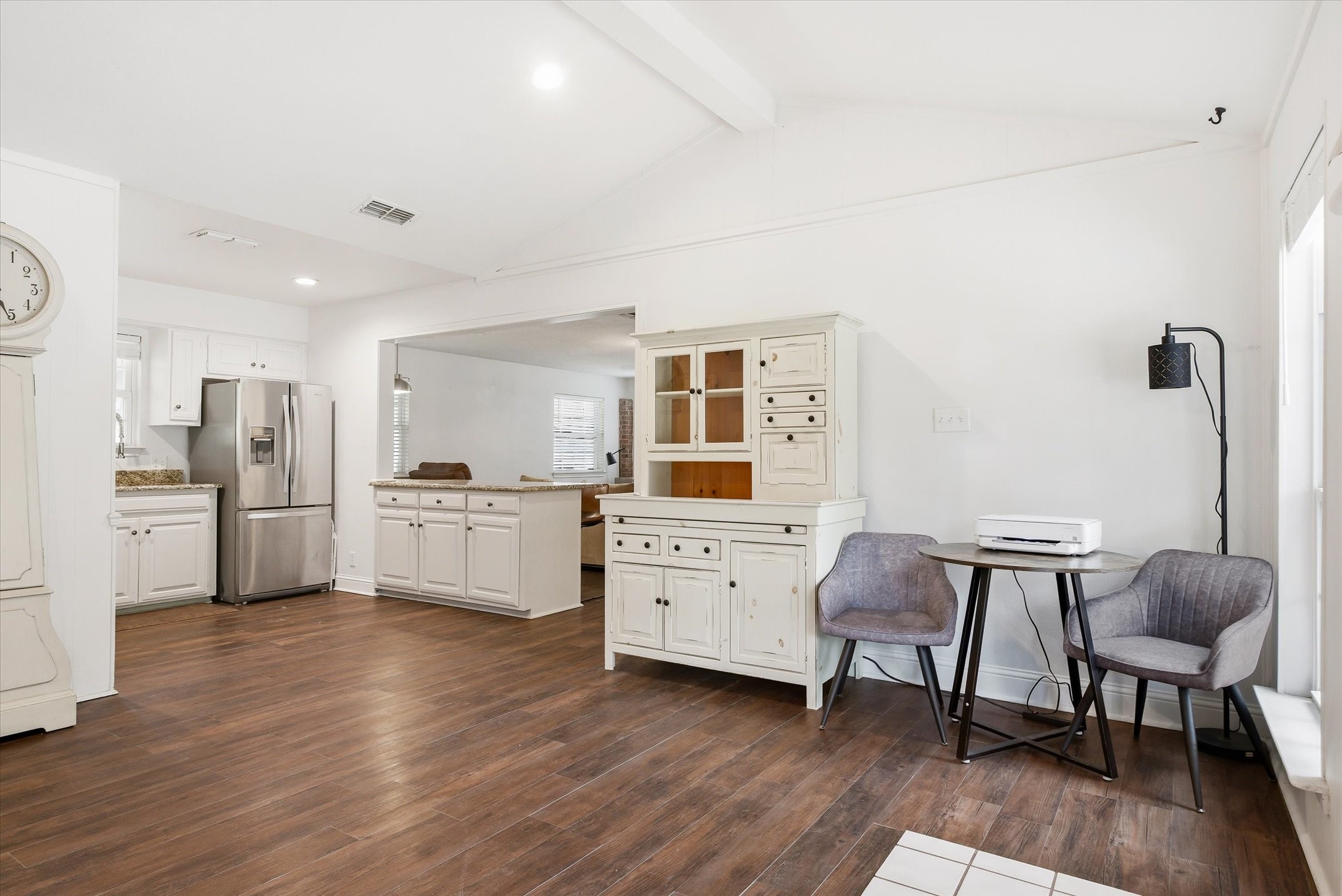 105 Grass Knoll Drive