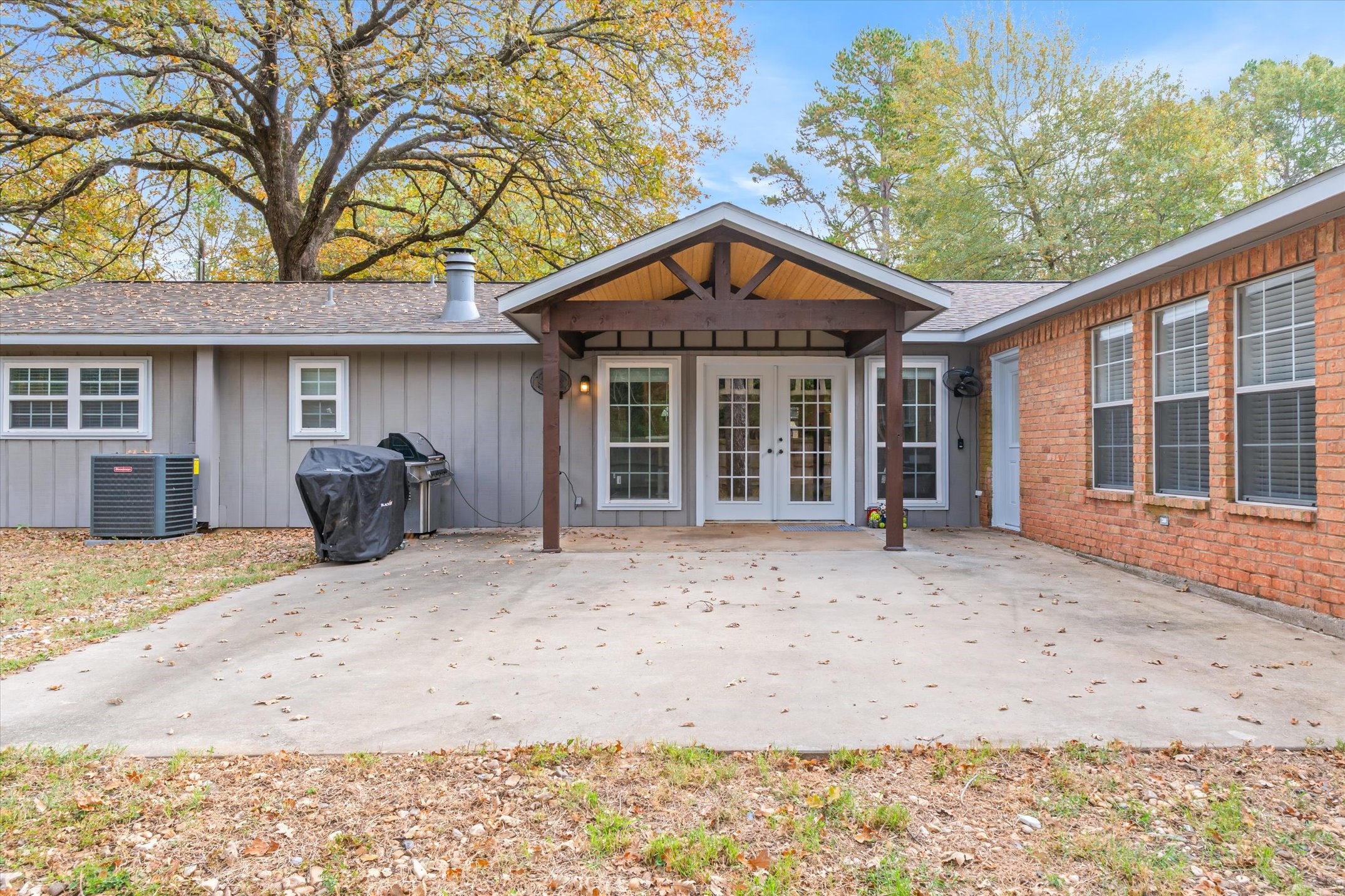 105 Grass Knoll Drive