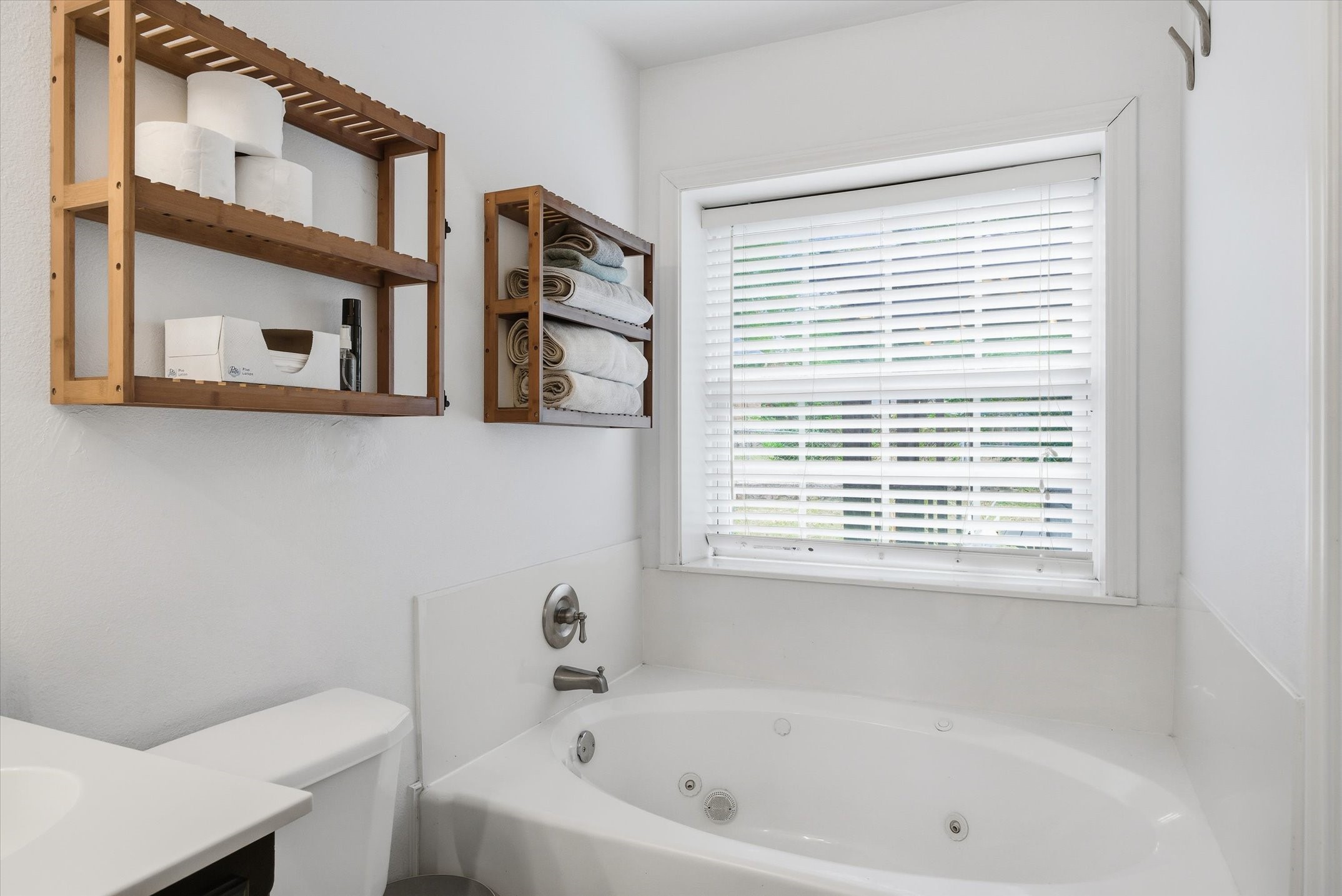 105 Grass Knoll Drive