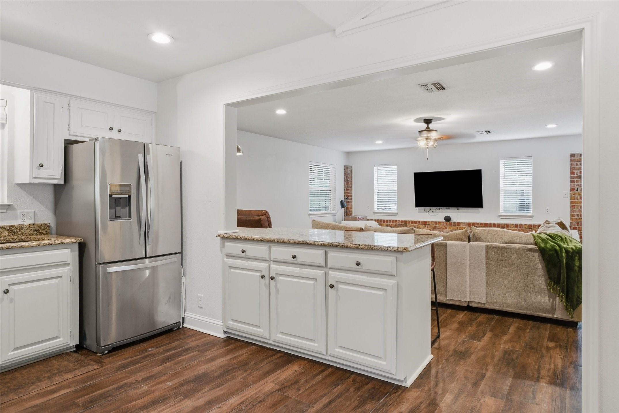 105 Grass Knoll Drive