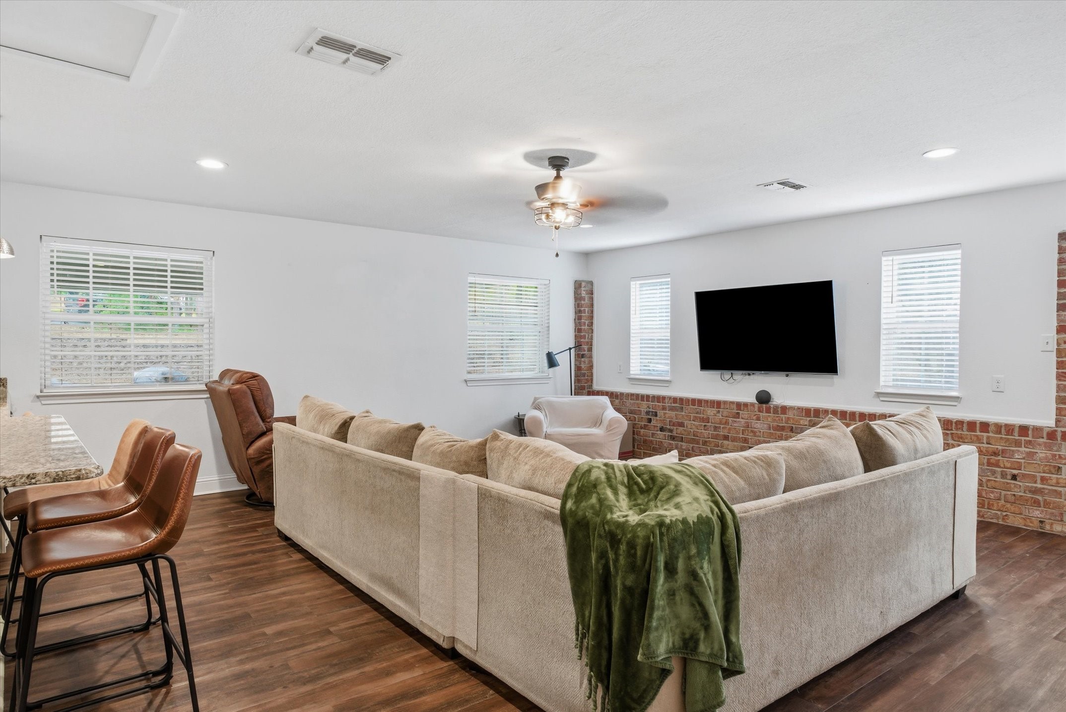 105 Grass Knoll Drive