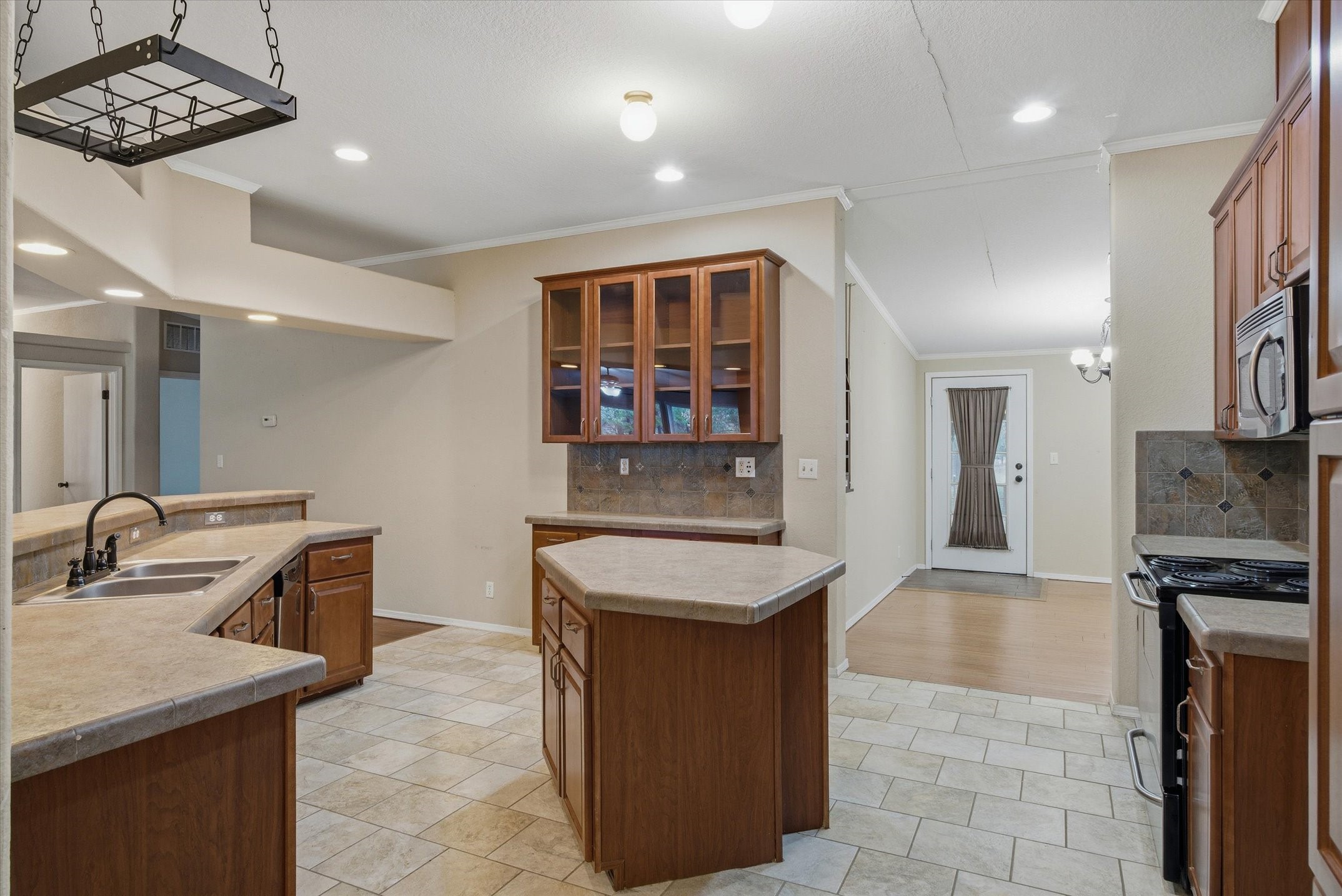 10218 County Road 313