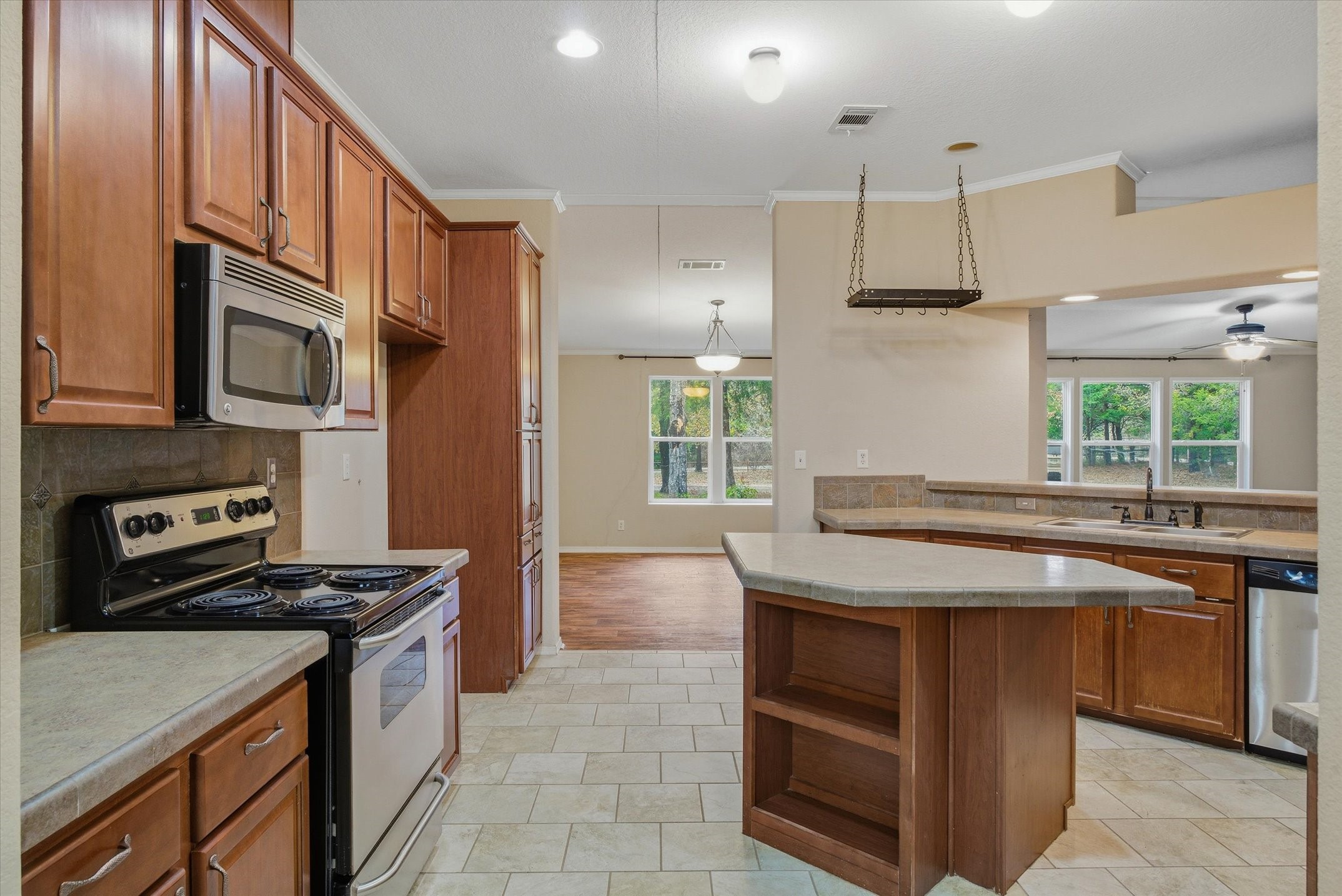 10218 County Road 313