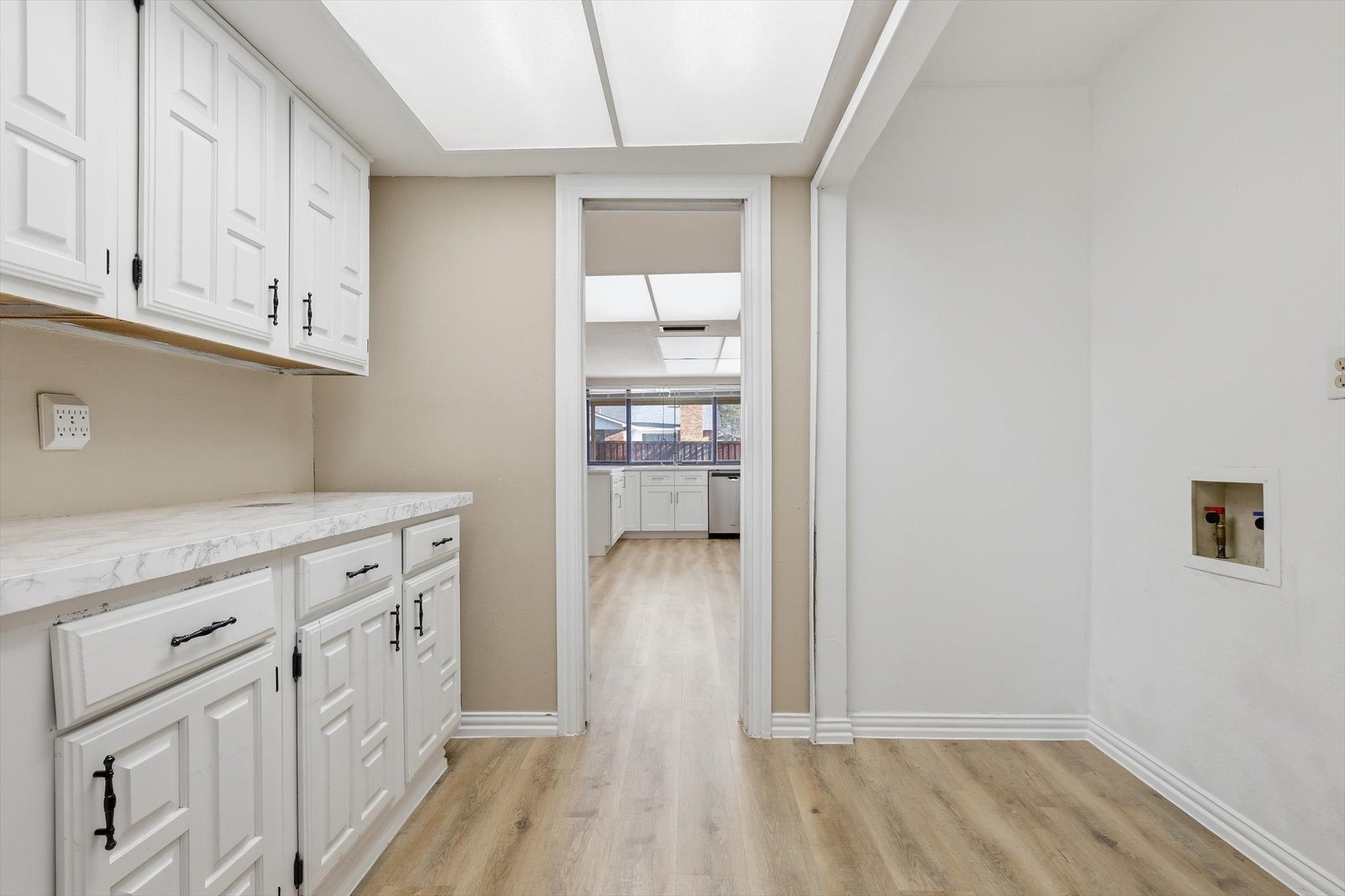 2913 Flagstone Drive