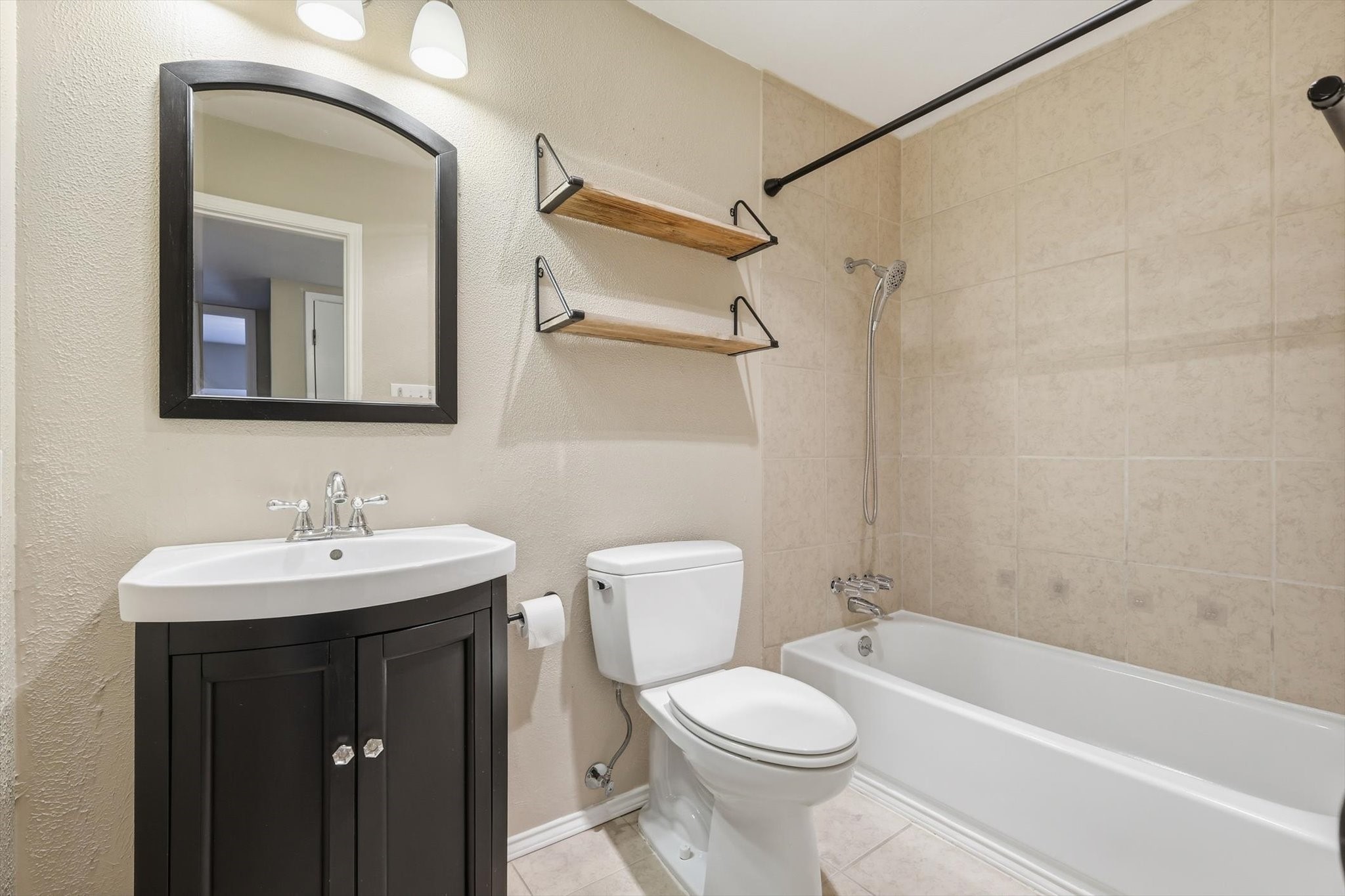 2913 Flagstone Drive