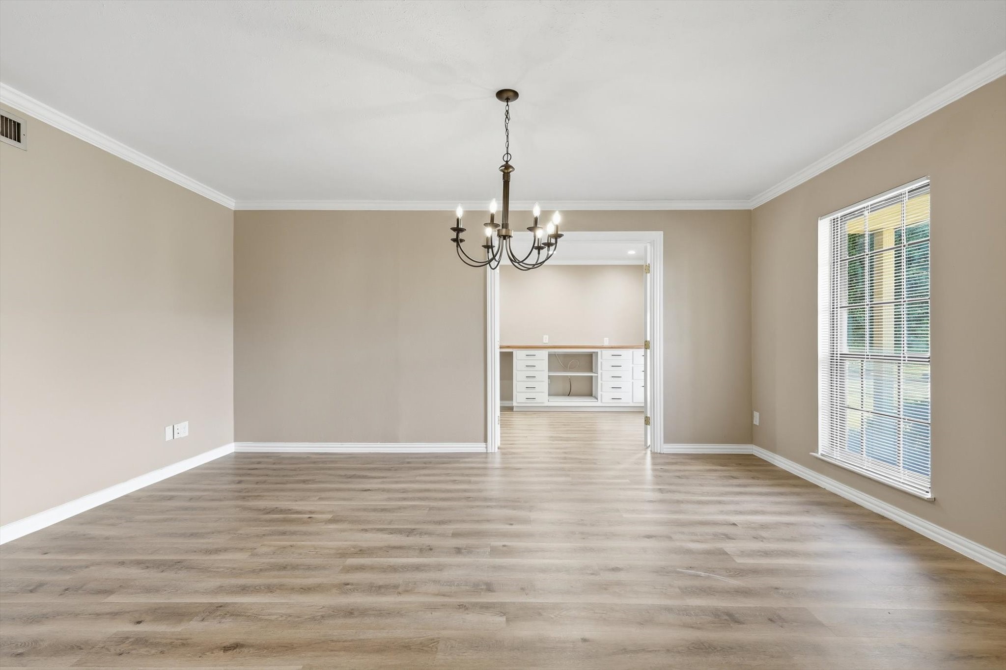 2913 Flagstone Drive