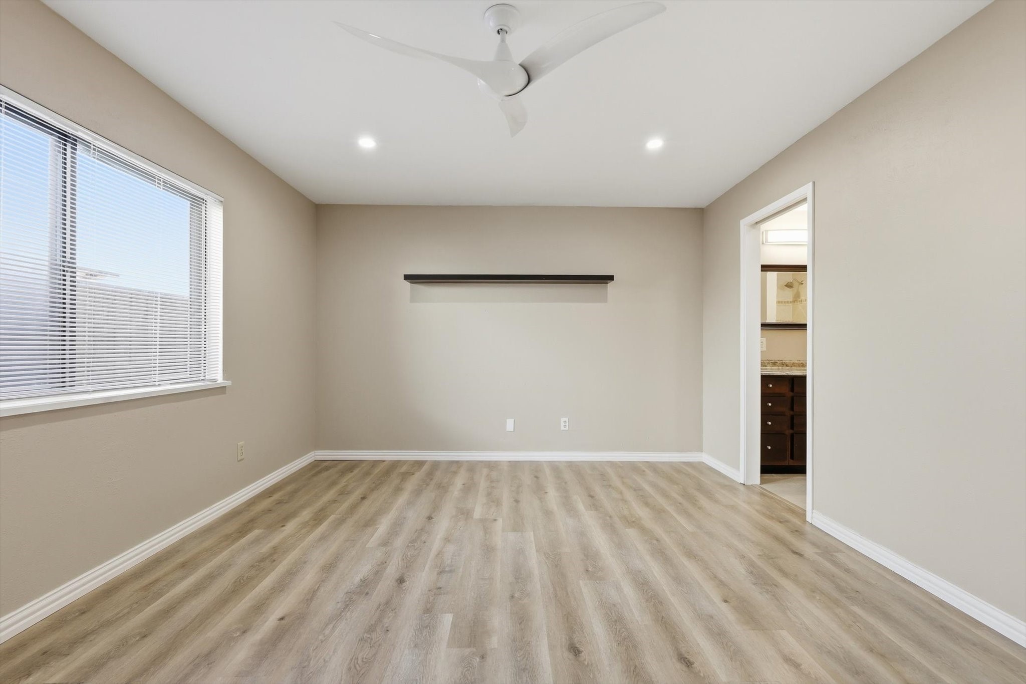 2913 Flagstone Drive