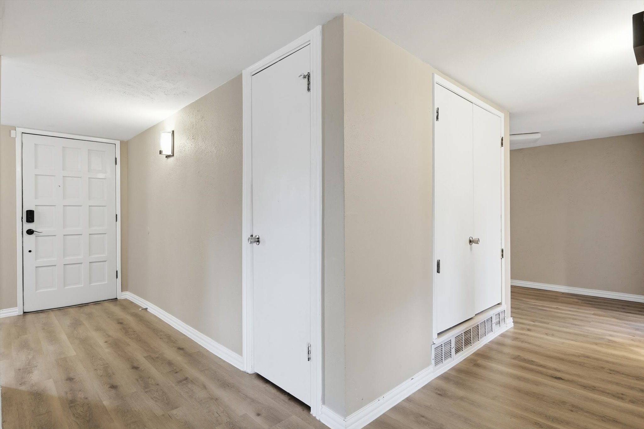 2913 Flagstone Drive