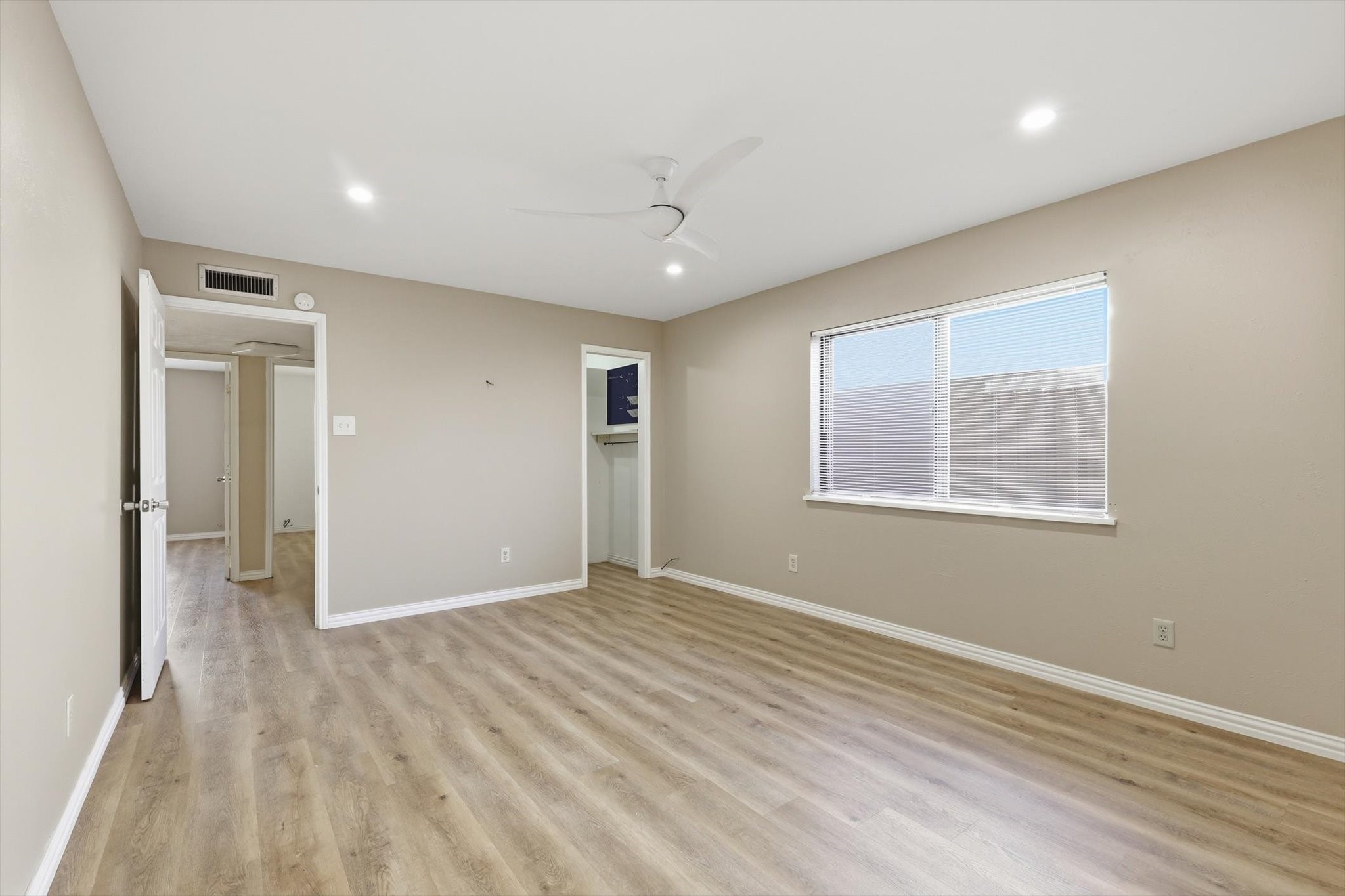 2913 Flagstone Drive