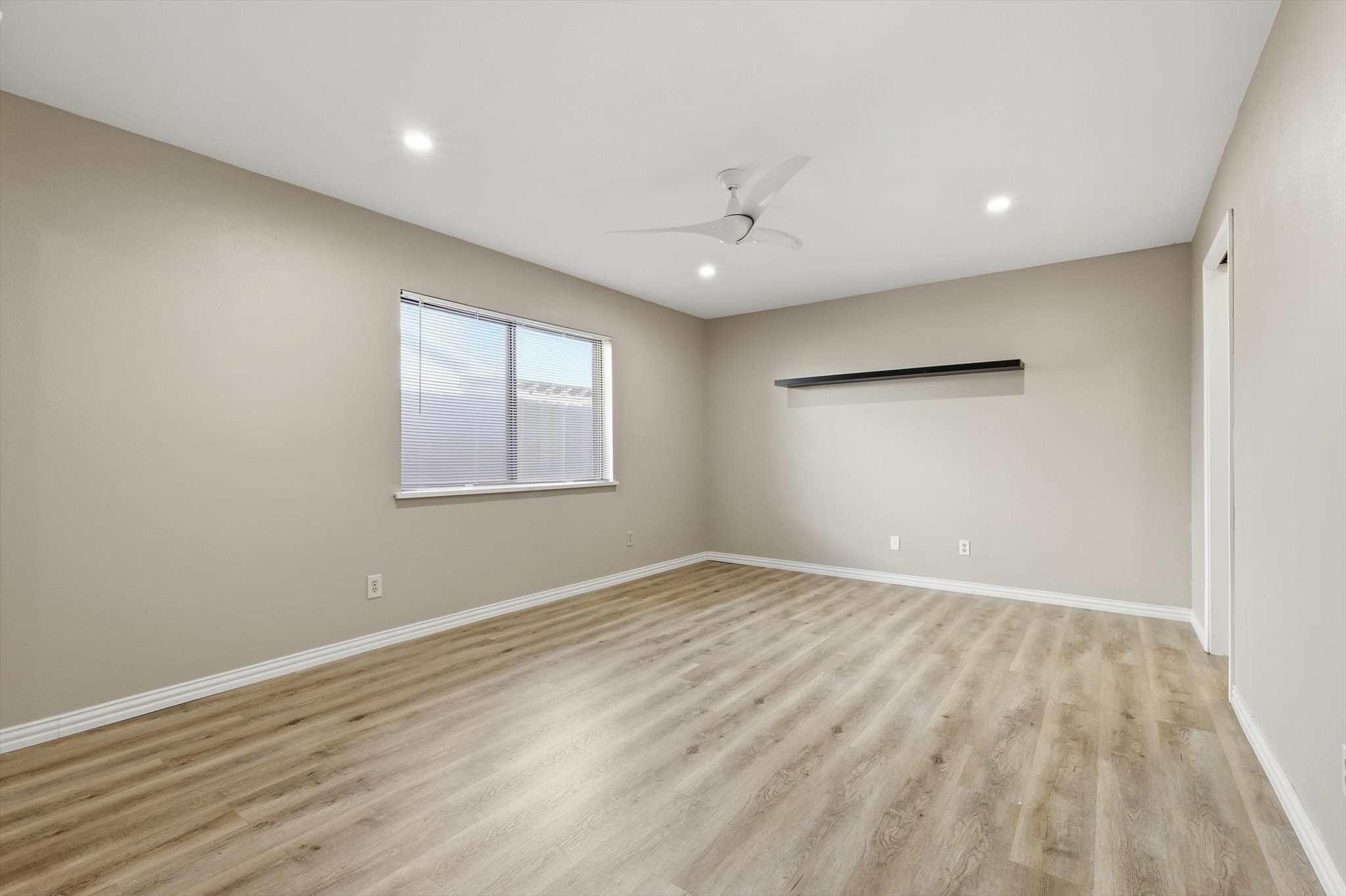 2913 Flagstone Drive