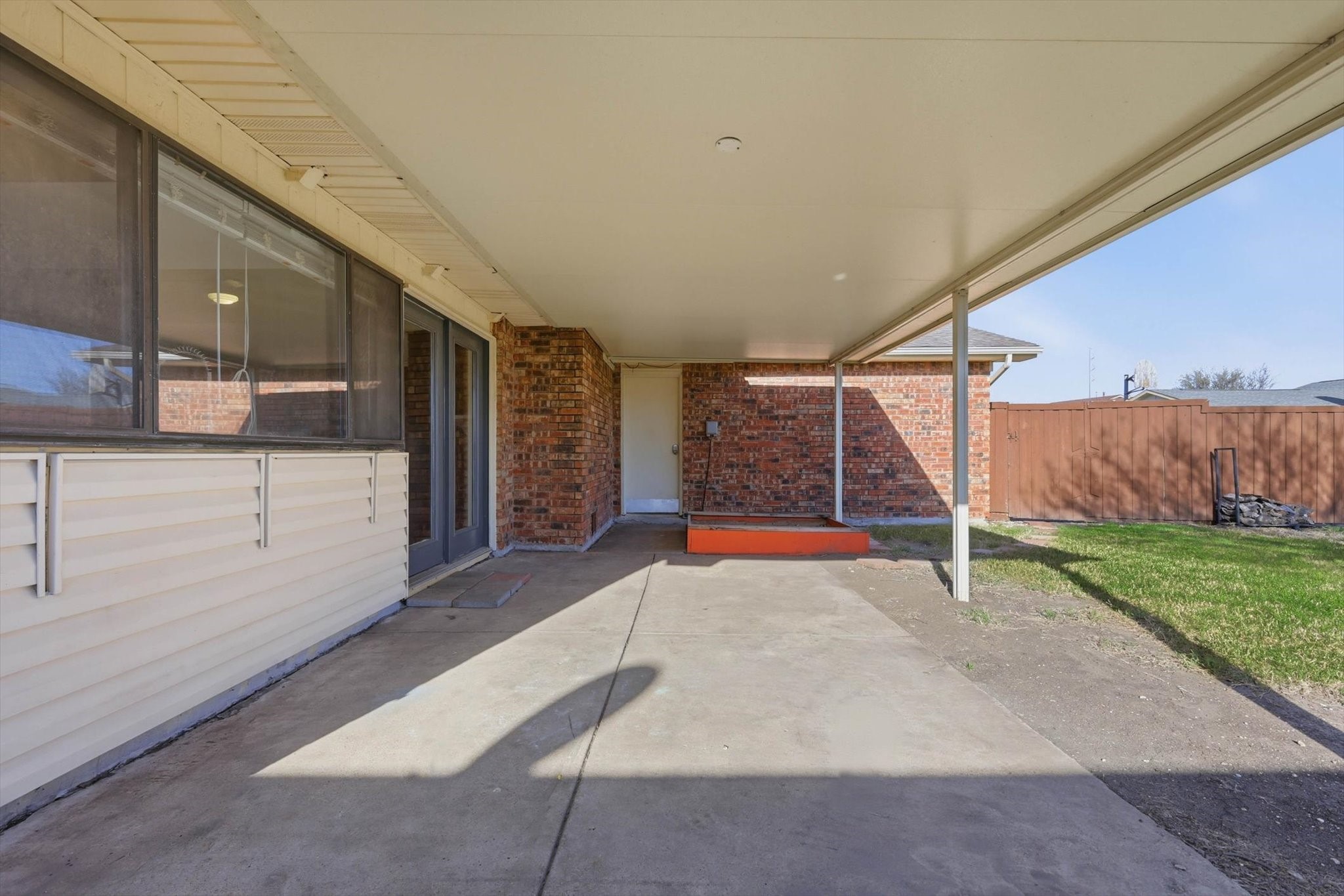 2913 Flagstone Drive