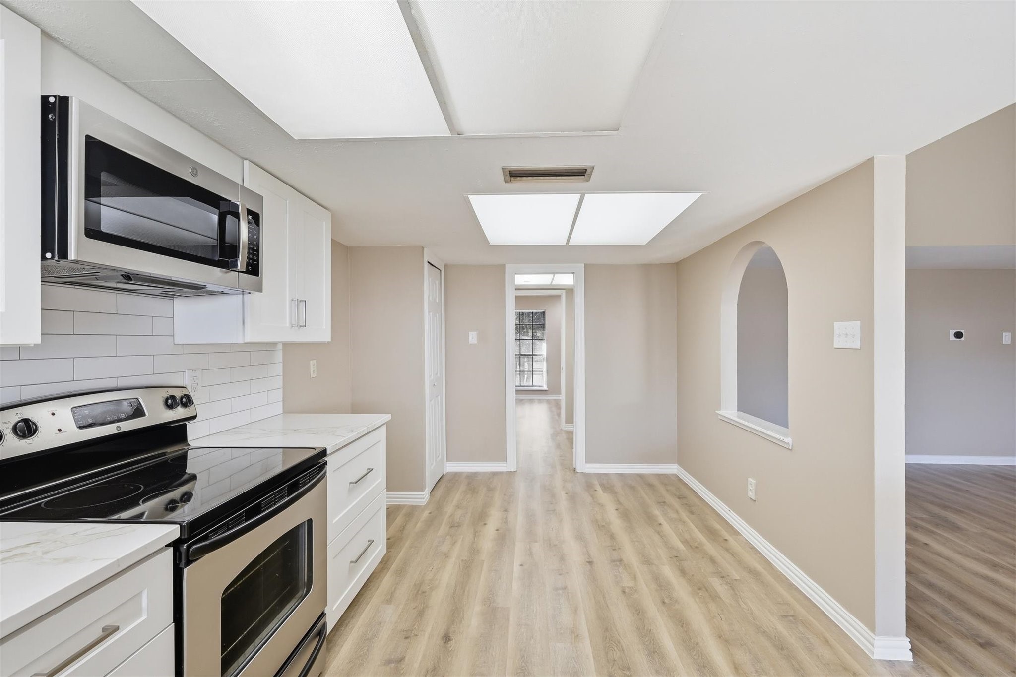 2913 Flagstone Drive
