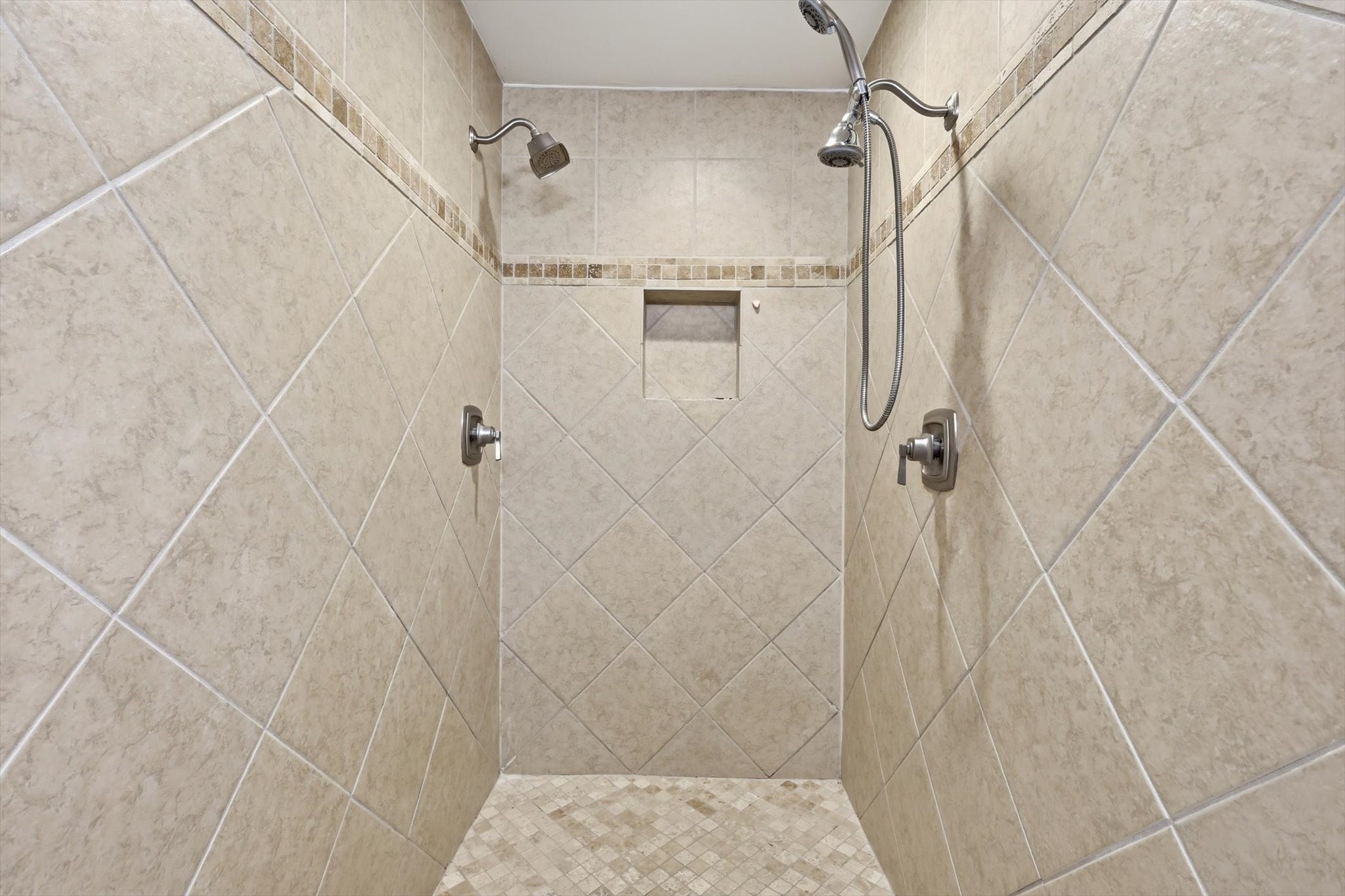 2913 Flagstone Drive