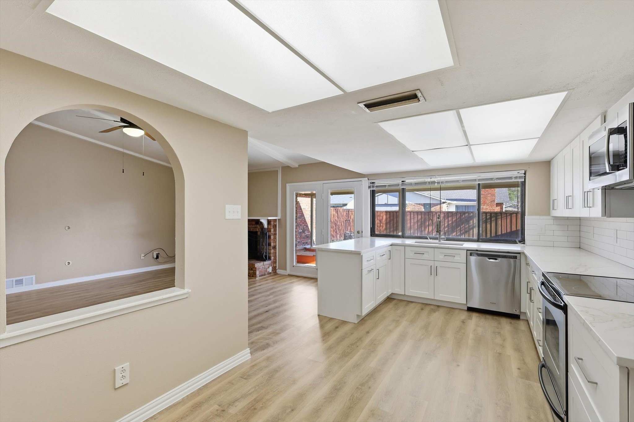 2913 Flagstone Drive