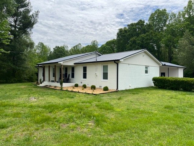 57 Moorehead Ln