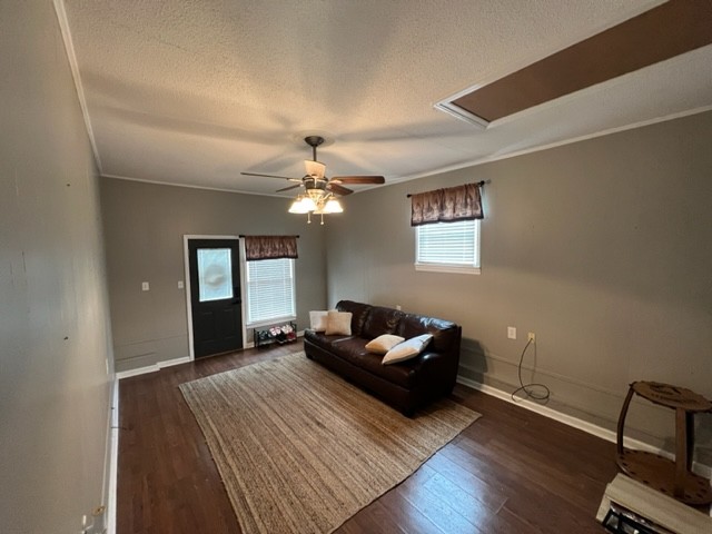 57 Moorehead Ln