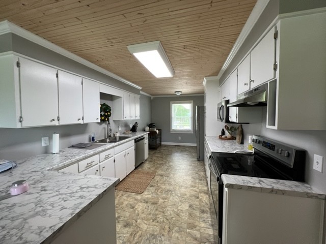 57 Moorehead Ln