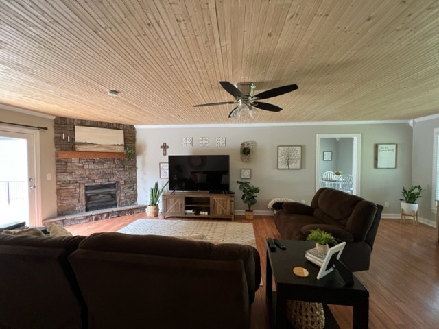 57 Moorehead Ln