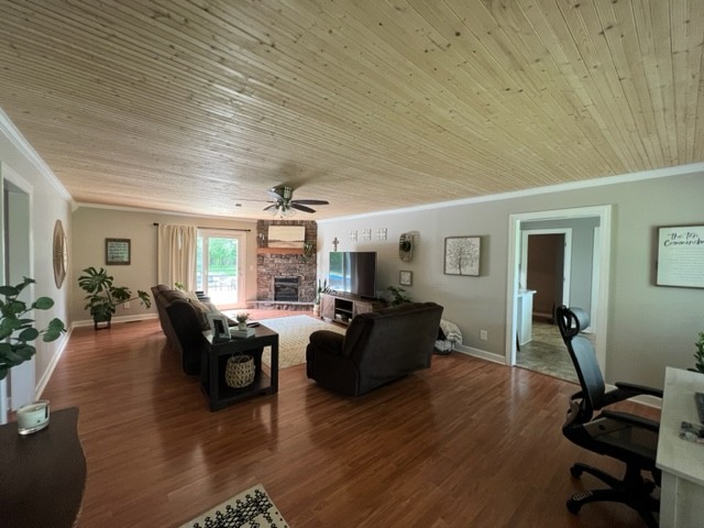 57 Moorehead Ln