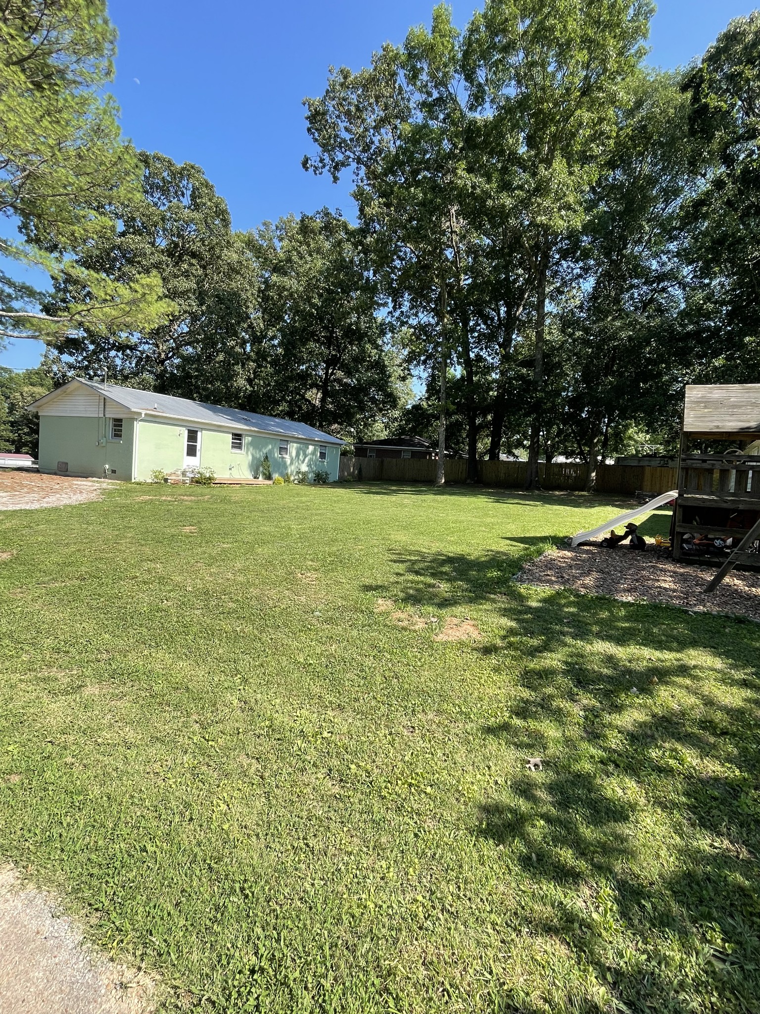 209 Poplar Ave