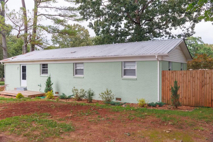 209 Poplar Ave